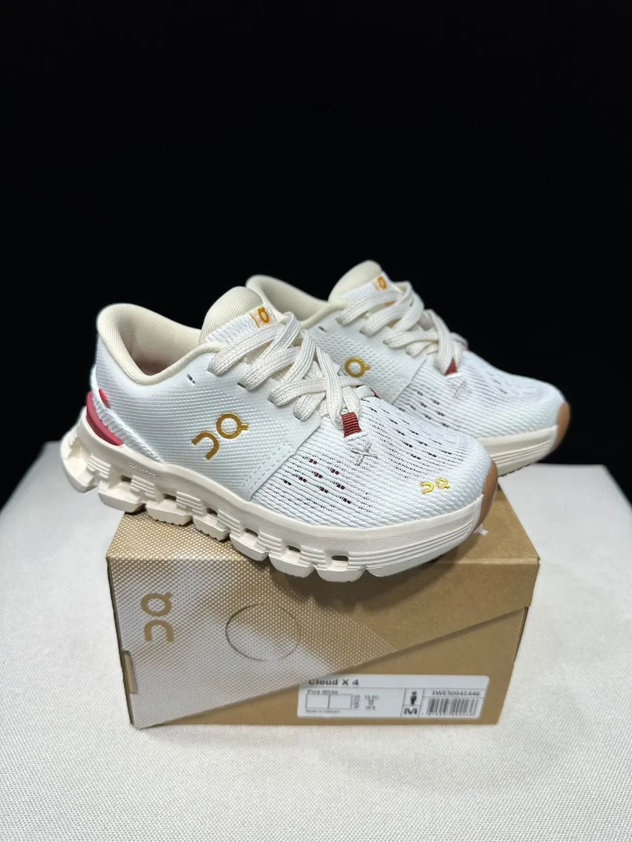 On Black Engineered Mesh Upper Segmented CloudTec Midsole Lifestyle Sneakers 14