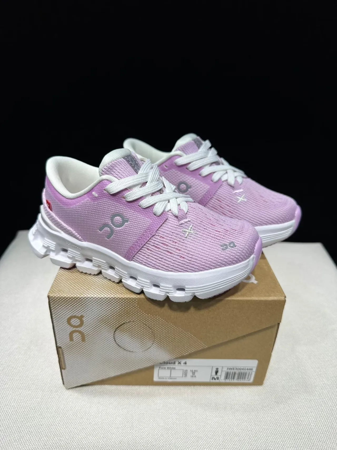 On Black Engineered Mesh Upper Segmented CloudTec Midsole Lifestyle Sneakers 15
