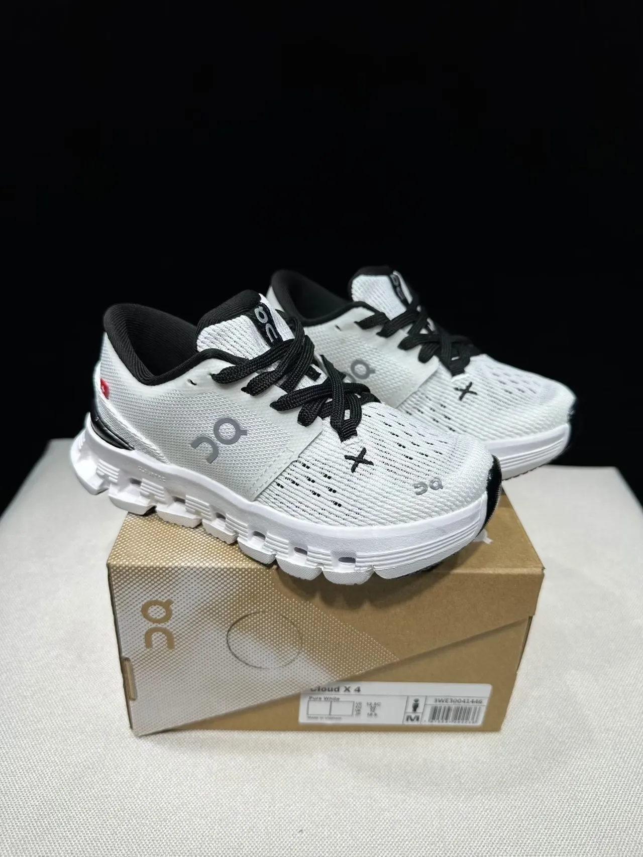 On Black Engineered Mesh Upper Segmented CloudTec Midsole Lifestyle Sneakers 16