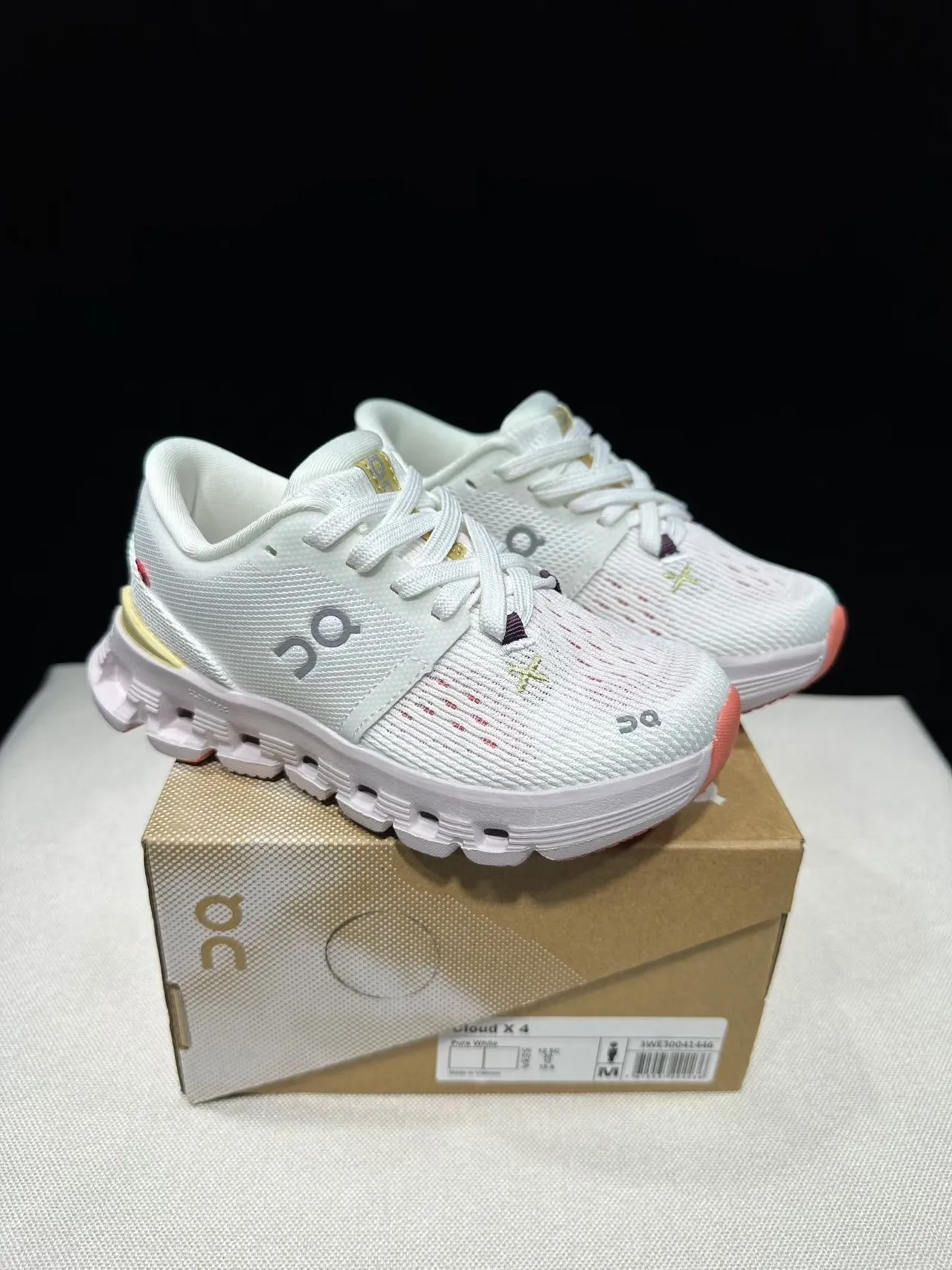 On Black Engineered Mesh Upper Segmented CloudTec Midsole Lifestyle Sneakers 19