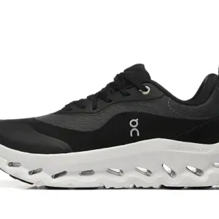 On Zapatillas lifestyle negras y blancas de bajo tobillo con upper de malla sintética