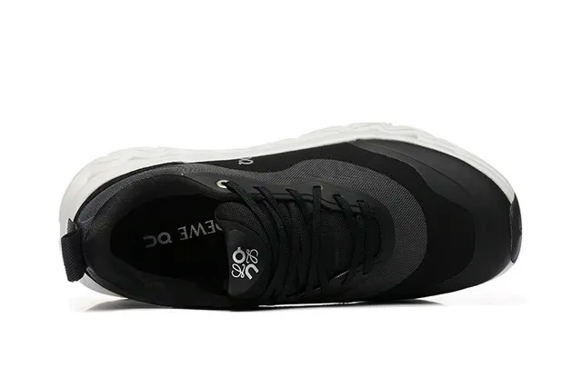 On Tênis lifestyle pretos e brancos low-top com upper de malha sintética 4