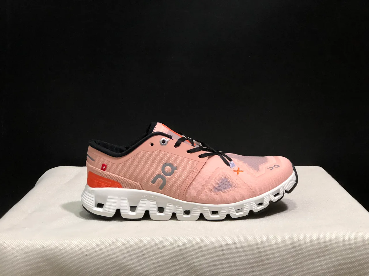 On Cloud Pink Orange Knit Upper Segmented CloudTec Midsole Running Shoes 6