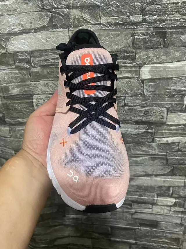On Cloud Pink Orange Knit Upper Segmented CloudTec Midsole Running Shoes 7