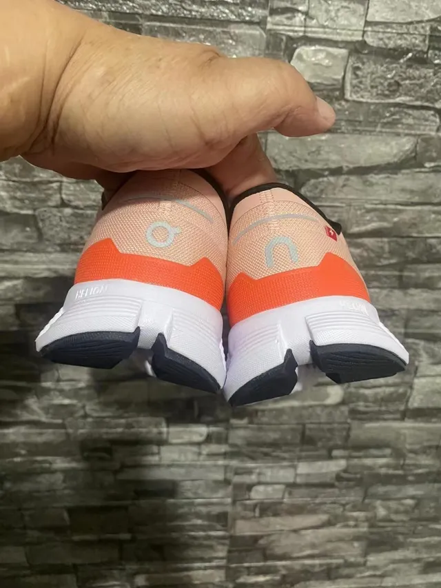 On Cloud Pink Orange Knit Upper Segmented CloudTec Midsole Running Shoes 9
