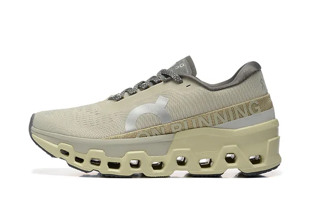 On Cloudmonster Beige Gray tênis de corrida 5