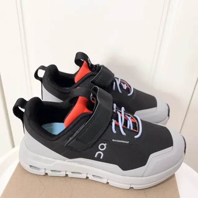 On Gris Noir Fermeture Double Étanche Sneakers Lifestyle 7