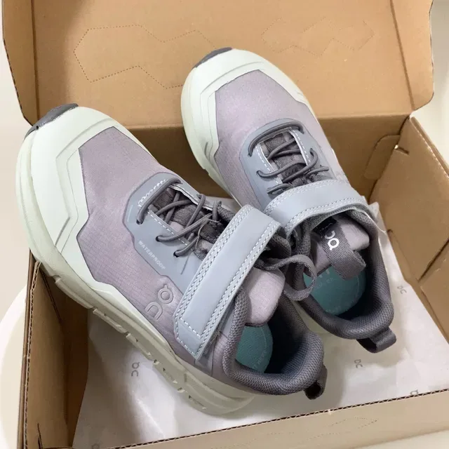 On Gris Noir Fermeture Double Étanche Sneakers Lifestyle 17
