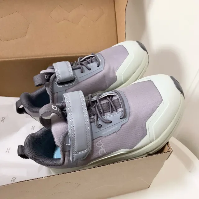 On Gris Noir Fermeture Double Étanche Sneakers Lifestyle 22