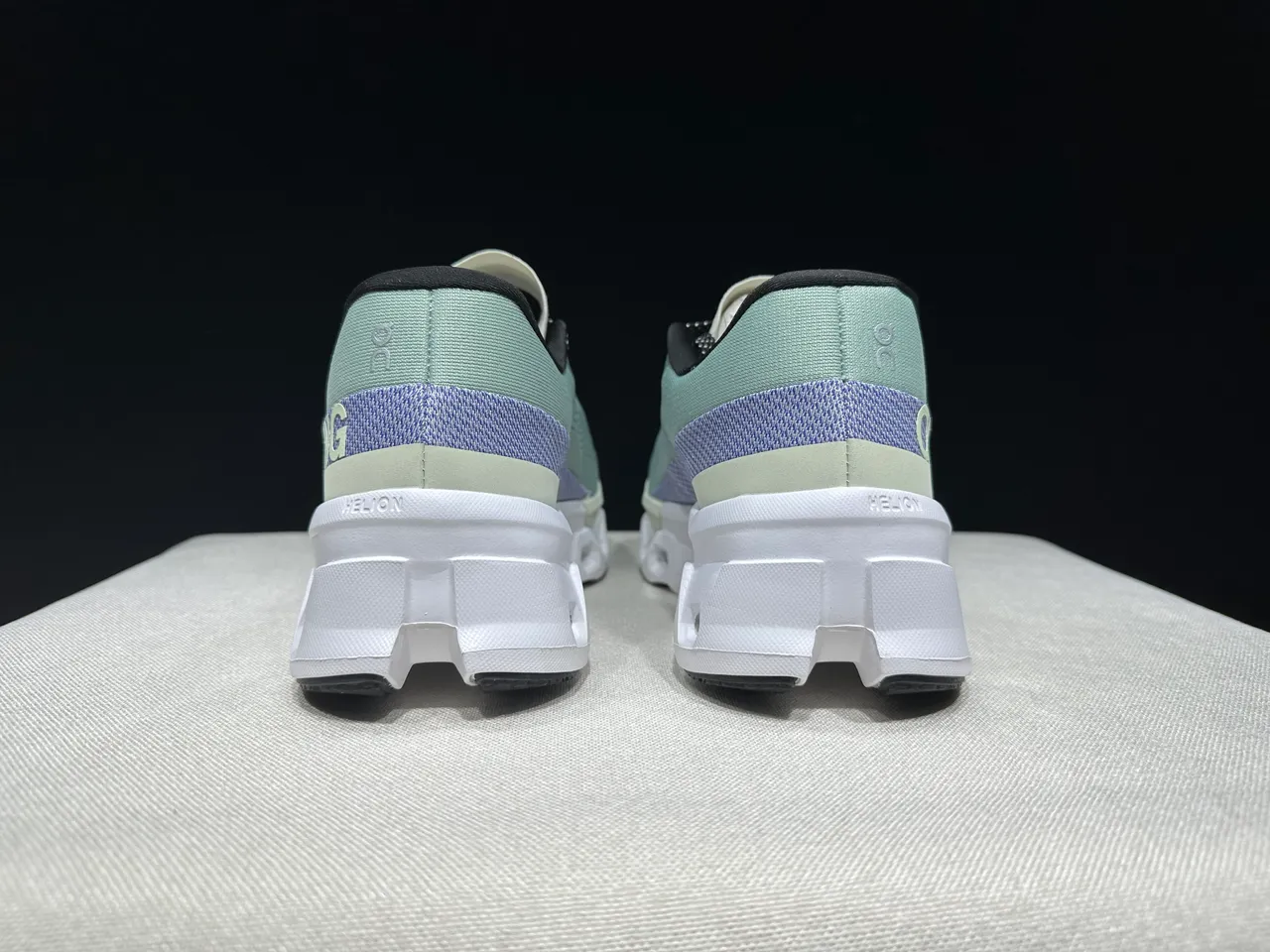 On Verde Púrpura Malla Ingenierizada Superior Hueca Hexagonal CloudTec Pods Zapatillas de correr 6