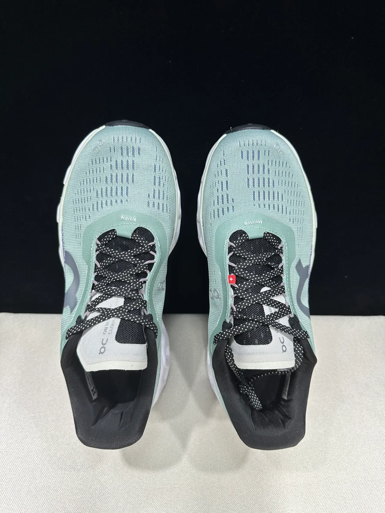 On Verde Púrpura Malla Ingenierizada Superior Hueca Hexagonal CloudTec Pods Zapatillas de correr 10