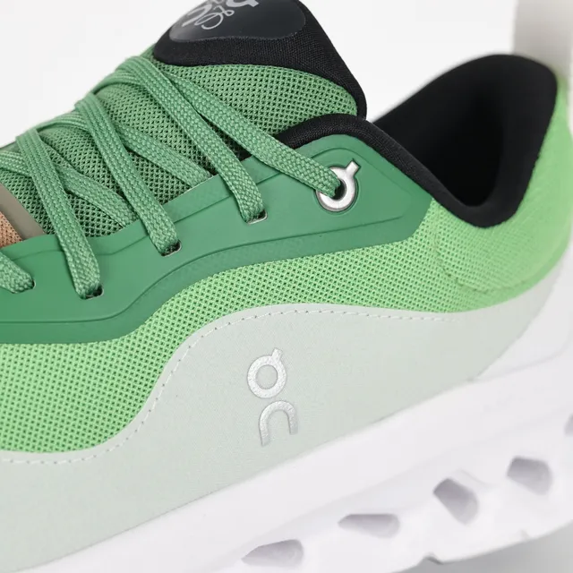 On Chaussures Lifestyle Vert Blanc Sculpté Podded Midsole Deux Tons Et Upper 6
