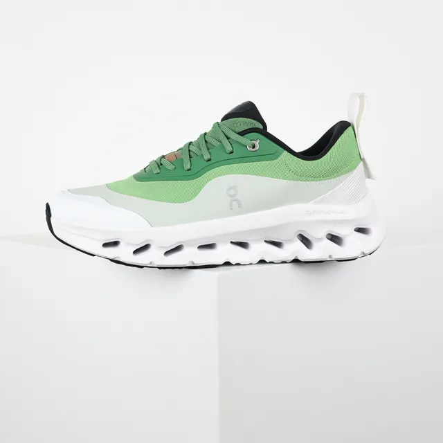 On Chaussures Lifestyle Vert Blanc Sculpté Podded Midsole Deux Tons Et Upper 9
