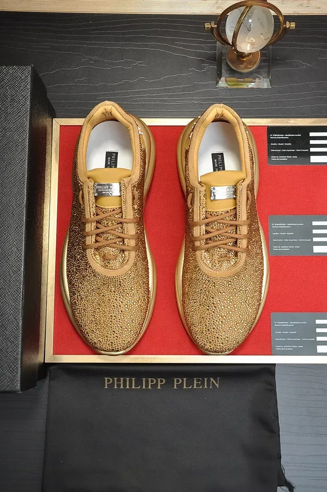 Philipp Plein Active Tênis Chunky Dourados Metálicos com Tachas 9