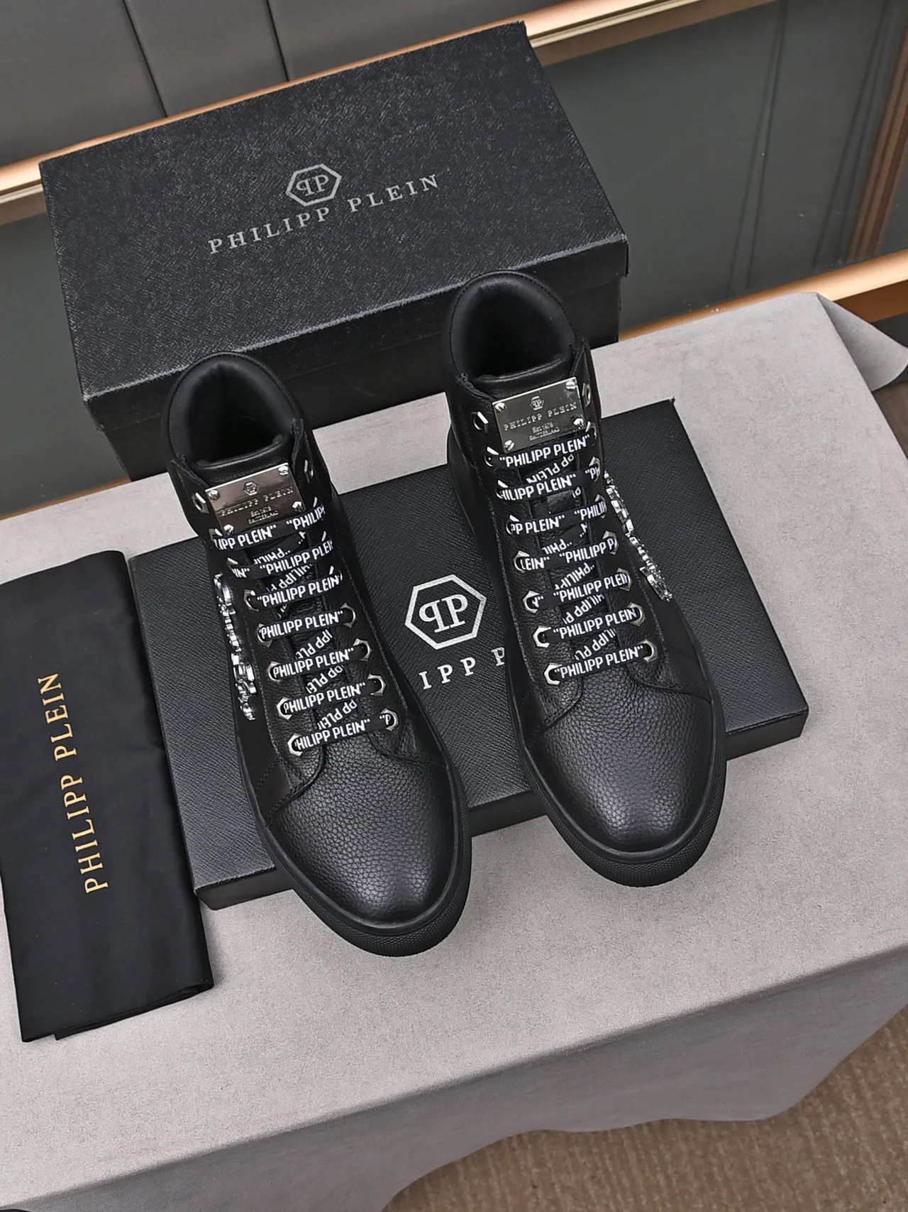 Philipp Plein Tênis Lifestyle Preto Prata Alto Couro Texturizado 2