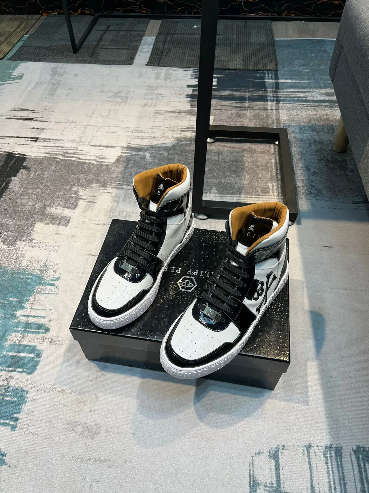 Philipp Plein Negro y Blanco High-Top Cuero Patentado Contrast Lifestyle Sneakers 5
