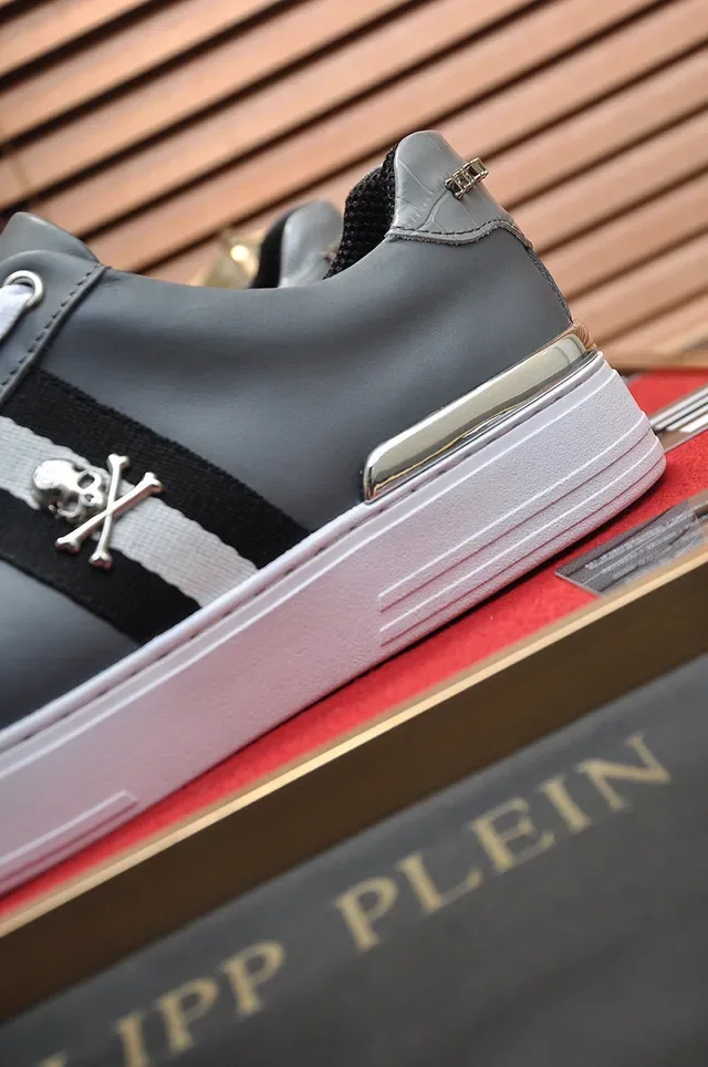 Philipp Plein Sneakers Lifestyle Gris Blanc Cuir Supérieur Étiquette de Talon Métallique 2