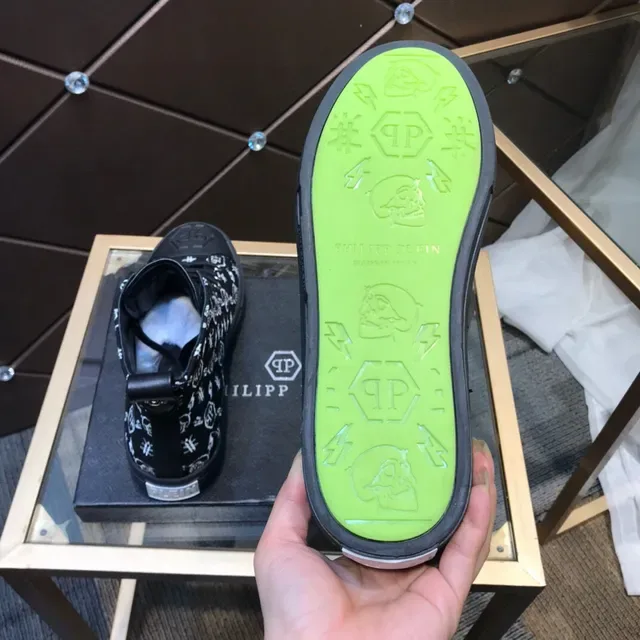 Philipp Plein Sneakers lifestyle preto com impressão de monograma de cano alto 4