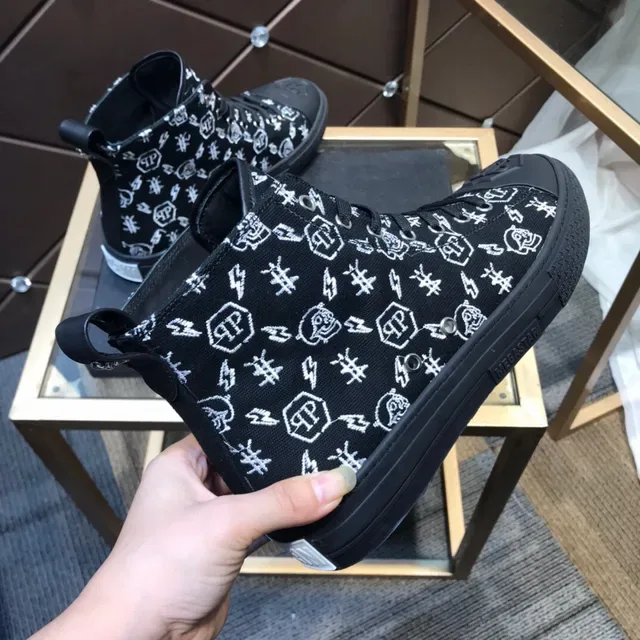Philipp Plein Sneakers lifestyle preto com impressão de monograma de cano alto 5