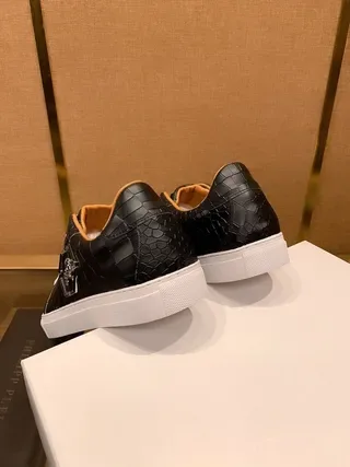Philipp Plein Skull Low Baskets en cuir noir matelassé style de vie 4