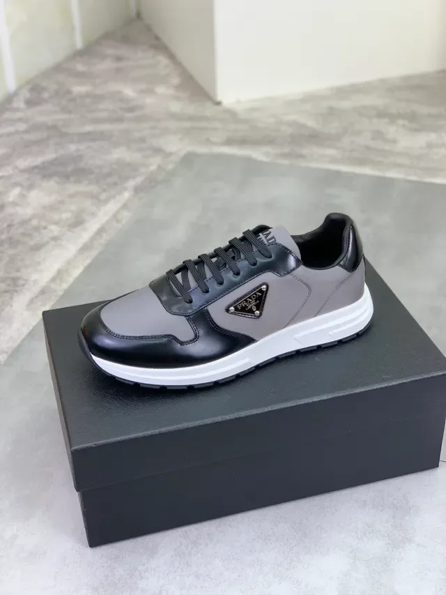 Prada Noir Gris Haut en Matériau Mixte Panneaux en Cuir Brillant Chaussures Lifestyle 4