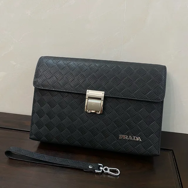 Prada Noir Argent Intrecciato Cuir tressé Flap-Top Silhouette Pochette envelope 2