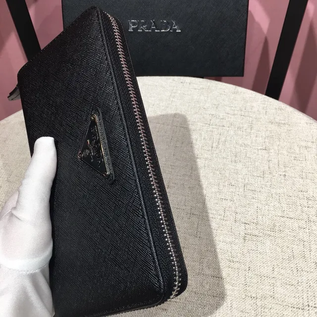 Portefeuille long Prada noir argent cuir Saffiano texture fermeture à glissière 5