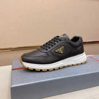 Prada Noir Blanc avec Panneau en Cuir sur la Tige Parche de Logo Triangulaire Lifestyle Sneakers