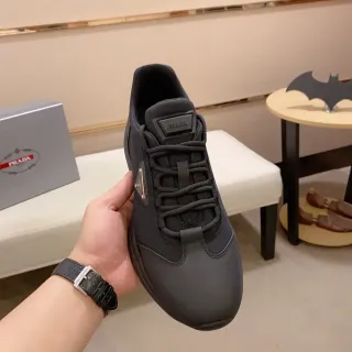 برادا كلاودبوست أسود مونوكروم نسيج ومطاط بناء أسلوب حياة سينيكرز