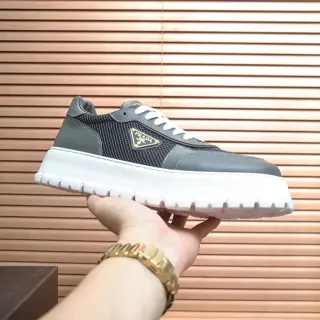 Prada Cloudbust Gris Blanc Semelle Plateforme Maille Et Cuir Supérieur Sneakers Lifestyle