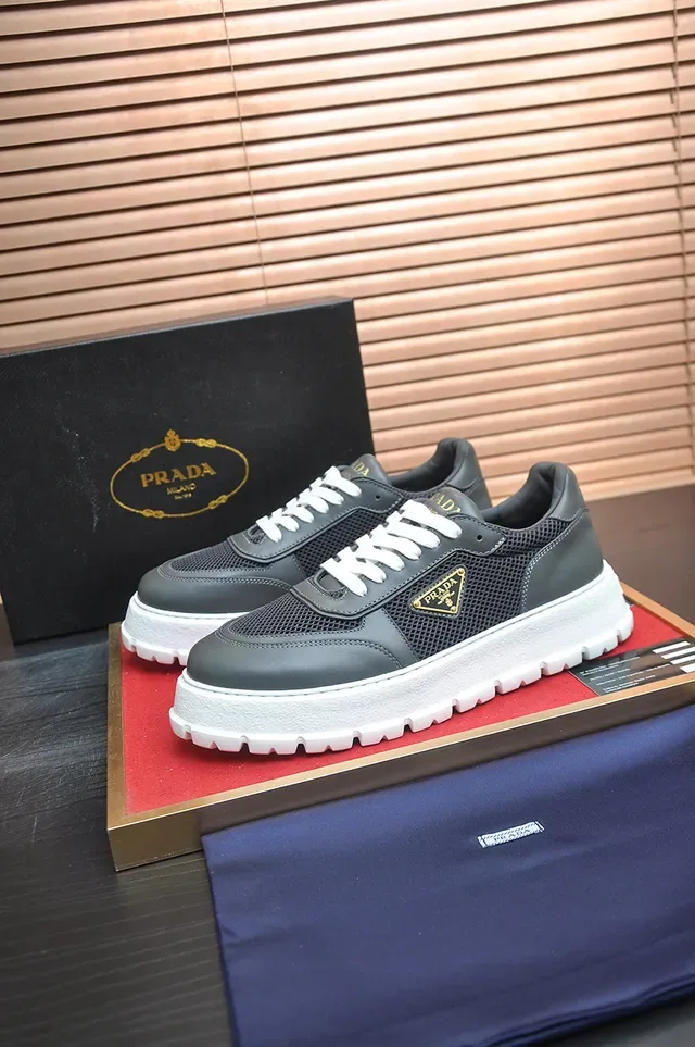 Prada Cloudbust ধূসর সাদা প্ল্যাটফর্ম সোল জালি এবং চামড়া উপর লাইফস্টাইল স্নিকার্স 4