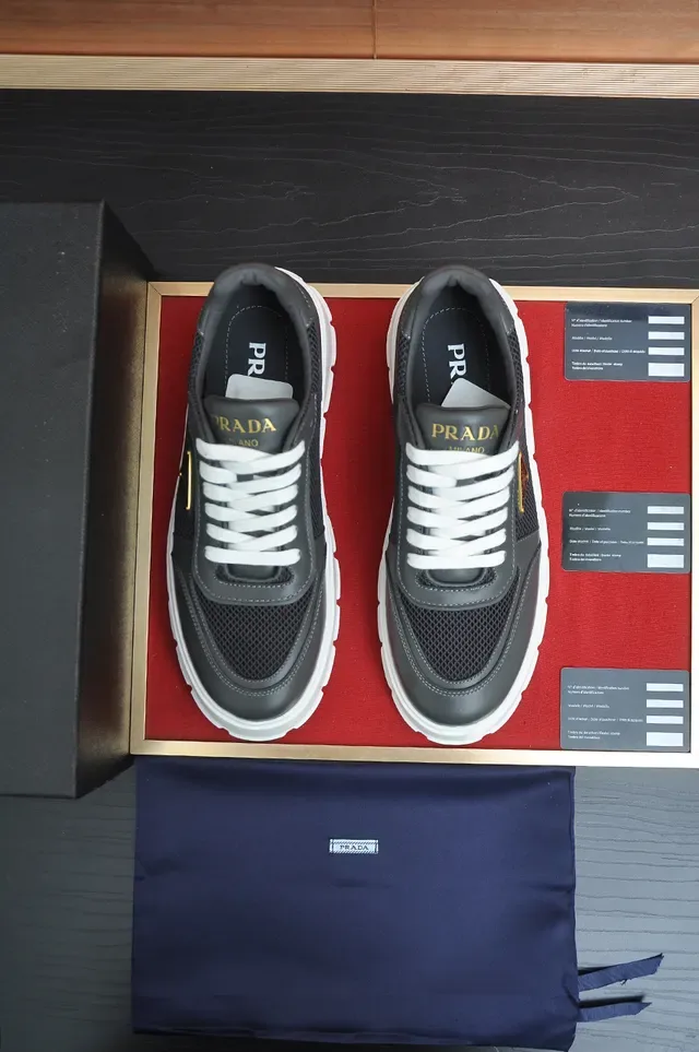 Prada Cloudbust ধূসর সাদা প্ল্যাটফর্ম সোল জালি এবং চামড়া উপর লাইফস্টাইল স্নিকার্স 5