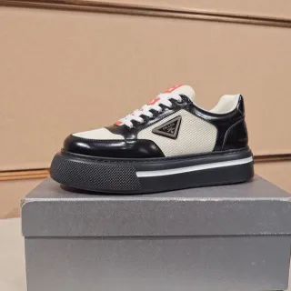 Prada Cloudbust حذاء رياضي أسلوب الحياة أسود و Off-White ثنائي اللون