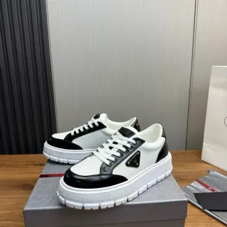 Prada Cloudbust Zapatillas Lifestyle Blancas y Negras