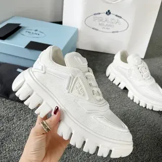 Prada Cloudbust أحذية رياضية بيضاء سميكة