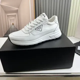 Prada Cloudbust حذاء رياضي أبيض جلدي ثيك