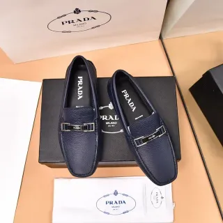Prada Horsebit Loafer Navy Silver Cuir grainé Boucle métallique Loafer