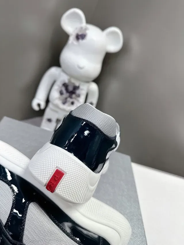 Prada Tênis Lifestyle Marinho Prateado Couro Patent Brilhante Bico Painéis Malha Laterais 8