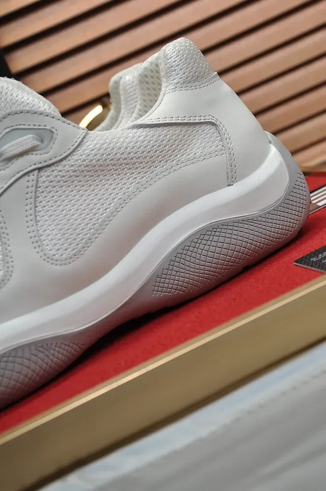 Prada Branco Vermelho Sem Cadarço Slip-On Malha e Couro Painel Tênis Lifestyle 2