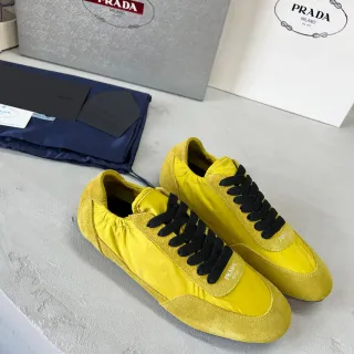 Prada حذاء لايف ستايل أصفر وأسود سويد-نايلون