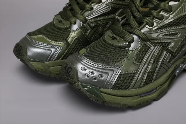 Puma baskets chunky avec superpositions synthétiques en silhouette vert armée et argent 4