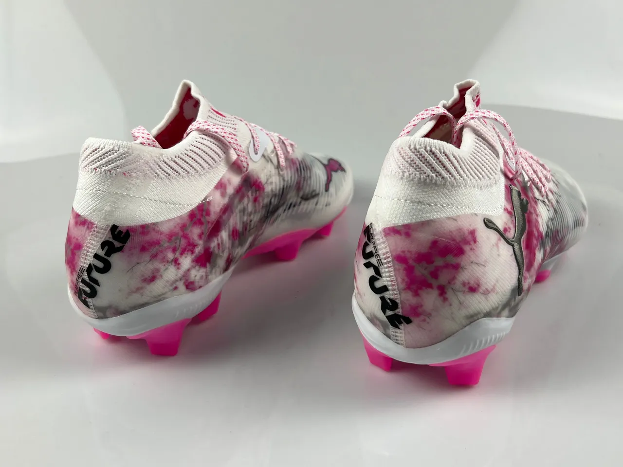 Puma FUTURE 8 ULTIMATE blanc rose col de chaussette sol ferme chaussures de football 10