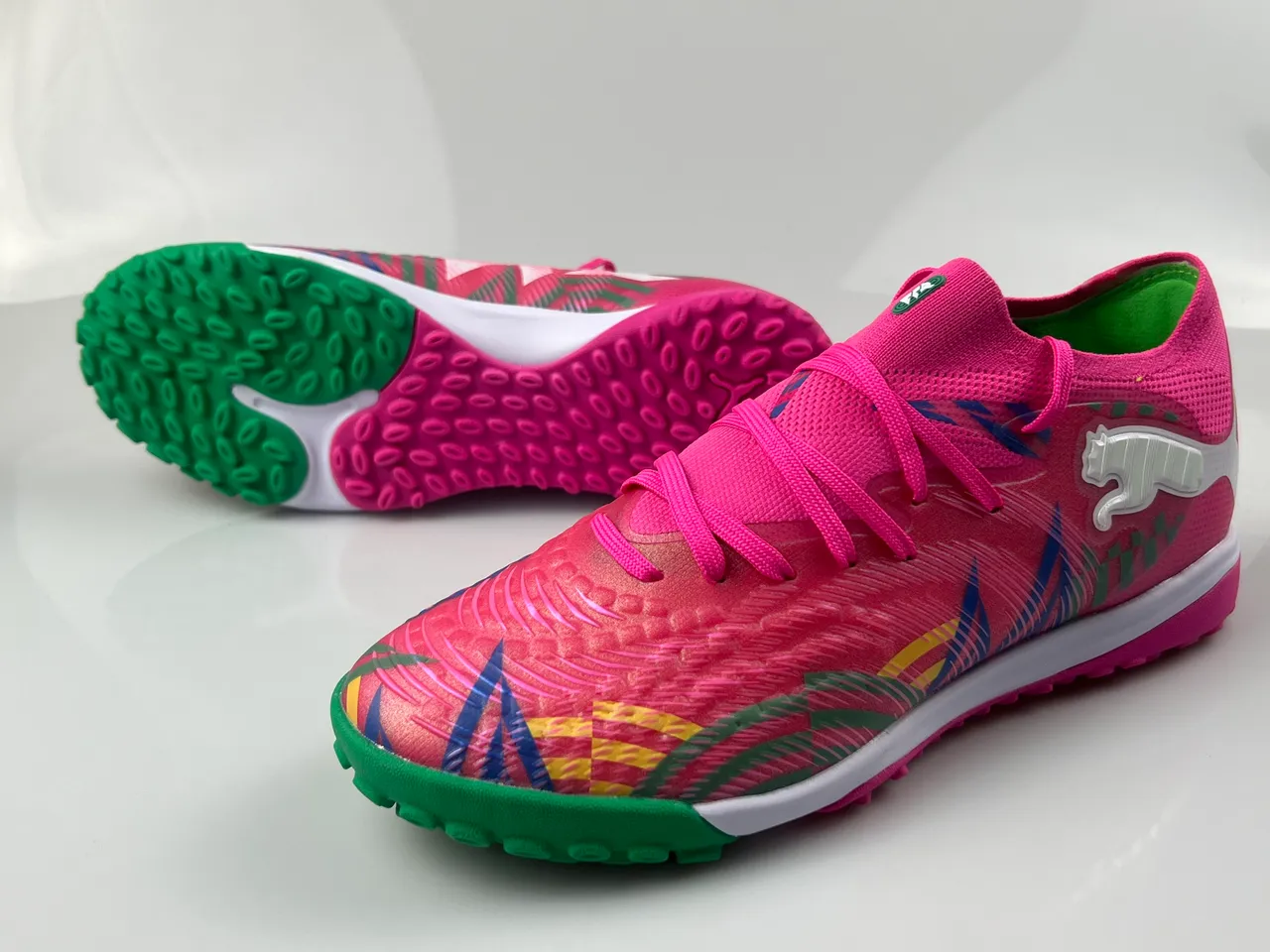 Puma Future Z Rosa Multicolor Tecido Superior Impressão Gráfica Relvado Sapatos de Futebol 1