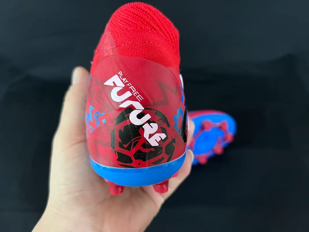 Puma rose et bleu high-cut col de chaussette en maille lacets asymétriques pour terrain ferme 3