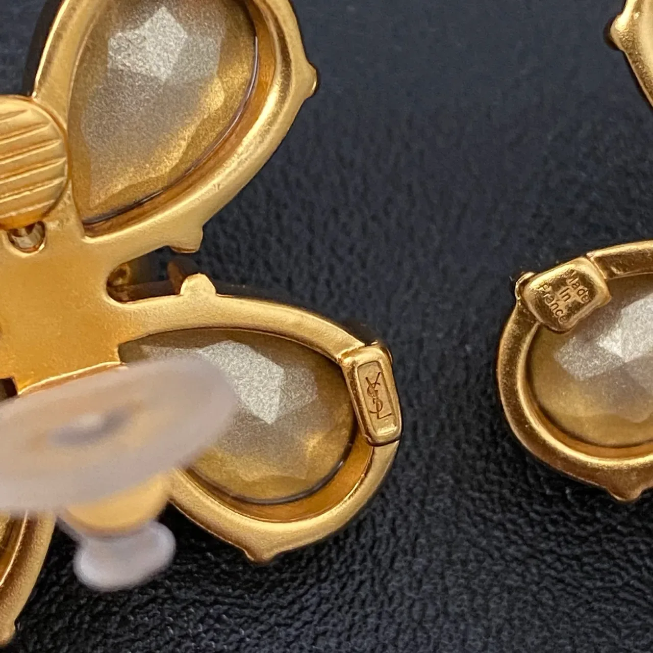 Saint Laurent Boucles d'oreilles en forme de fleur en cristal faceté 3