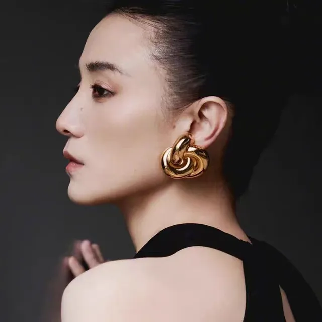 Saint Laurent Knot brincos escultóricos em ouro e prata polidos 4