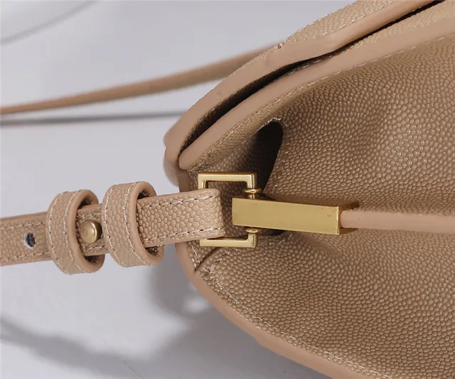 Saint Laurent Loulou Sac tote en cuir texturé noir avec anse supérieure 5