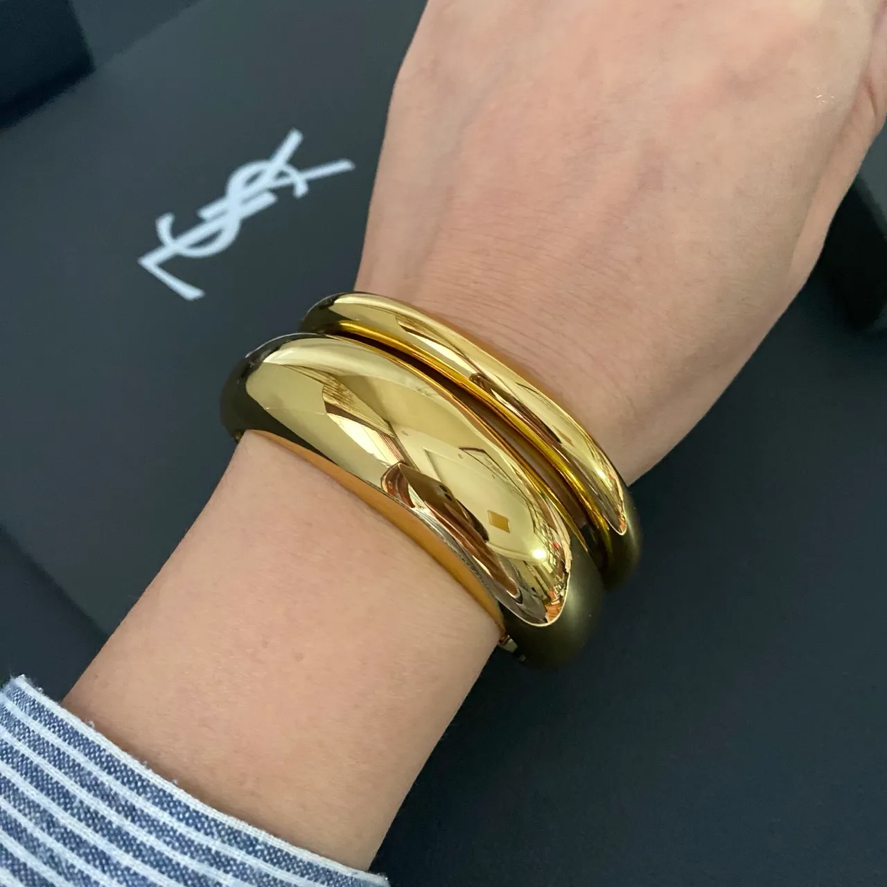 Saint Laurent Loulou Bracelet sculptural en or poli à double couche 3