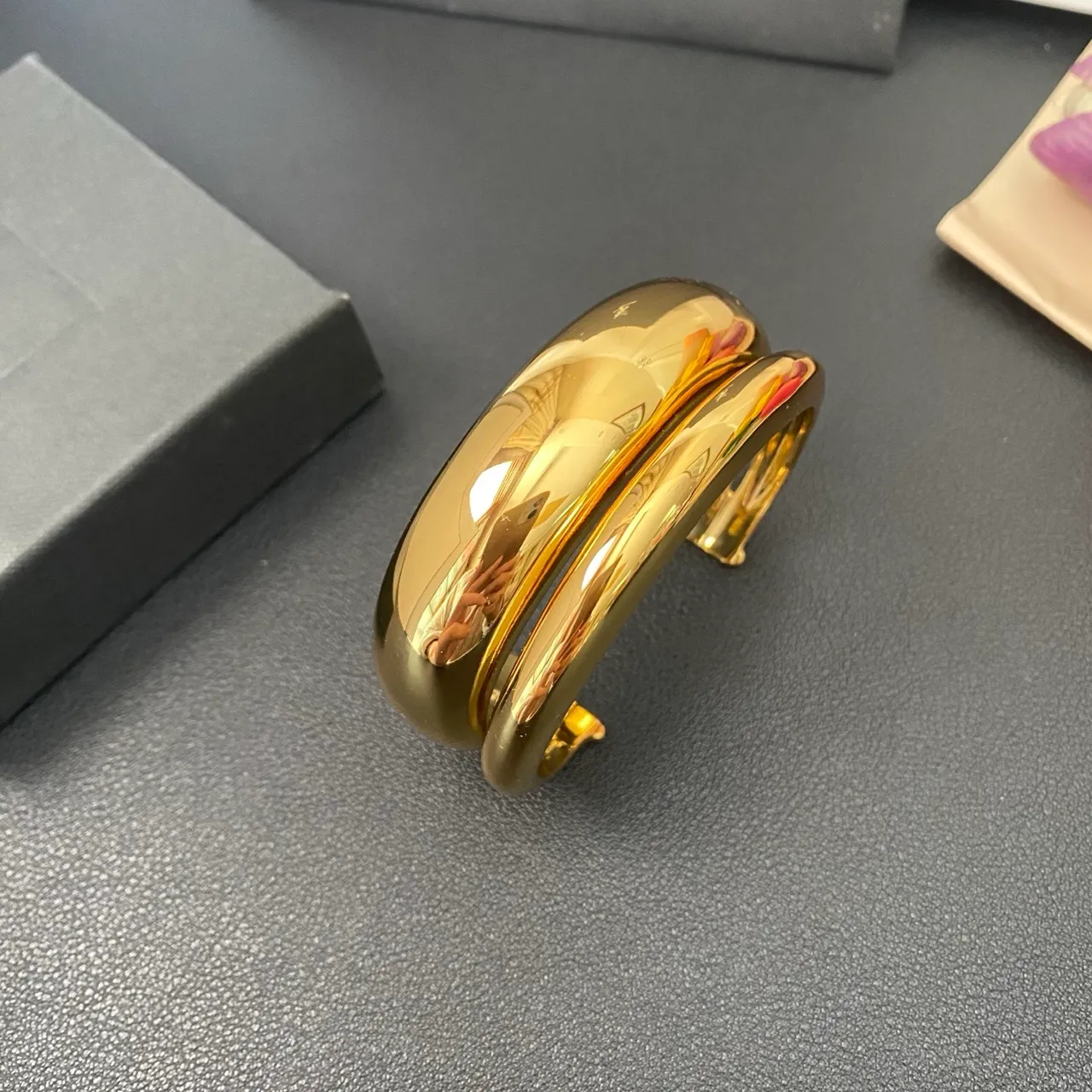 Saint Laurent Loulou Bracelet sculptural en or poli à double couche 6