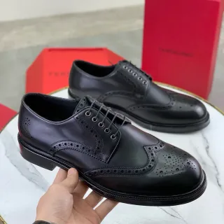 Salvatore Ferragamo Black Full Wingtip Brogue